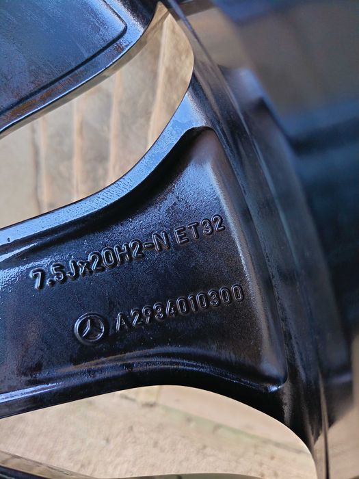 20 цола Mercedes EQE SUV W293 оригинални джанти с летни гуми Pirelli