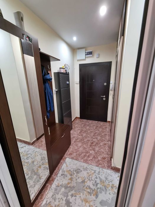 Дава се под наем Тристаен апартамент в Чирпан - 78 кв.м за 80000 € - Снимка #2