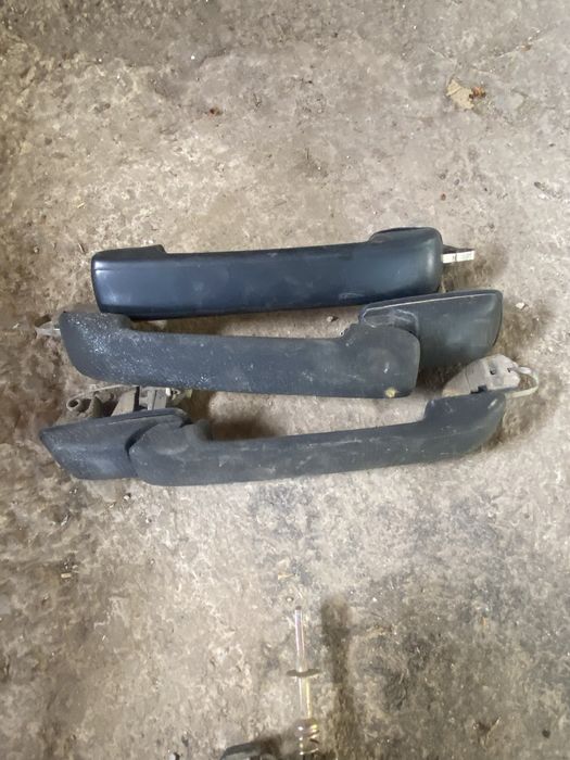 Продавам останали части от голф 3