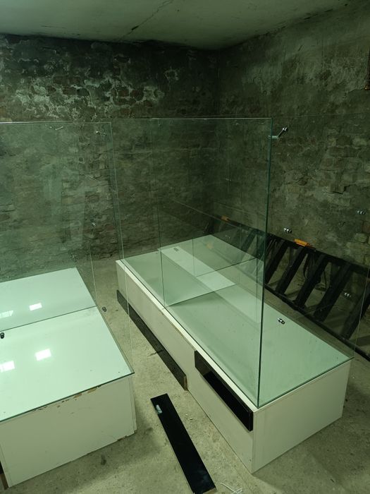 Продам витрины для магазина аксессуаров