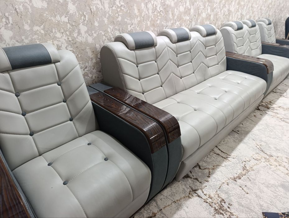 Срочно мягкая мебель в зал