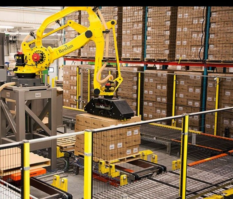 „Палетизиращ индустриален робот – автоматично подреждане на чували/кут