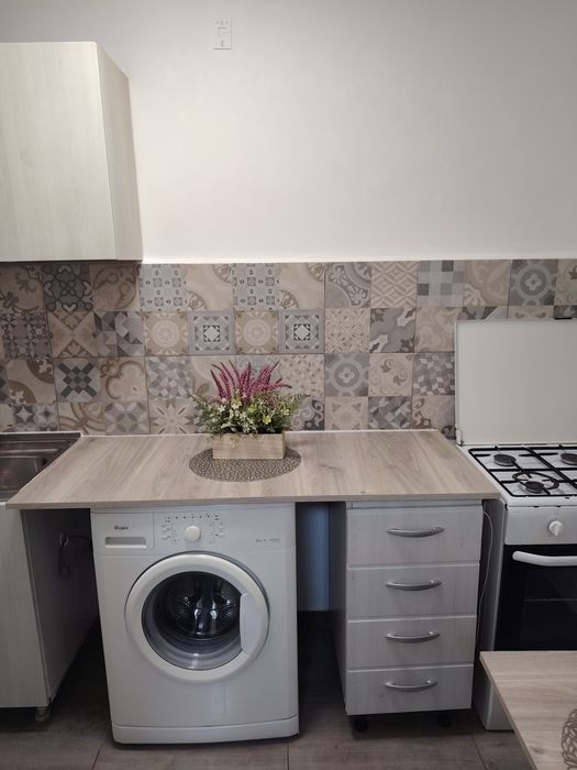 Închiriez garsoniera