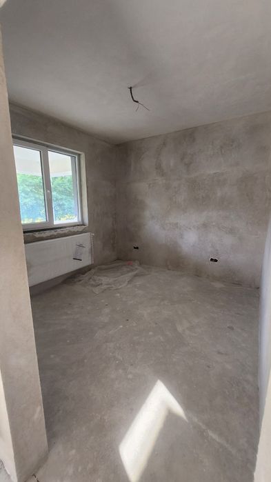 Vând apartament 2 camere+parcare