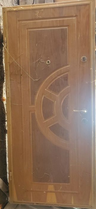 Ușă metalica robustă