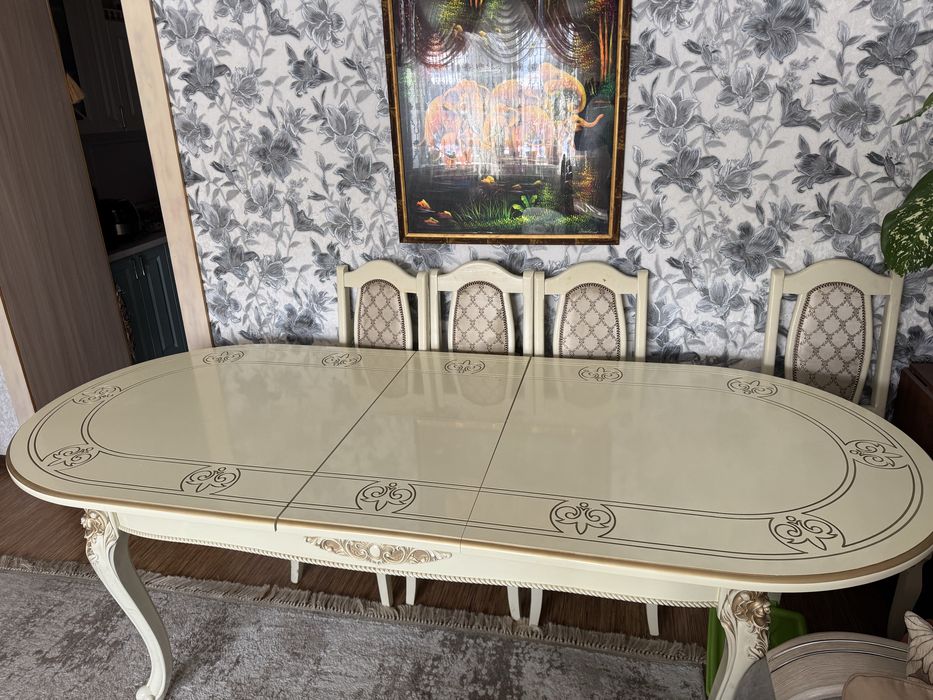 стол в гостинную со стульями