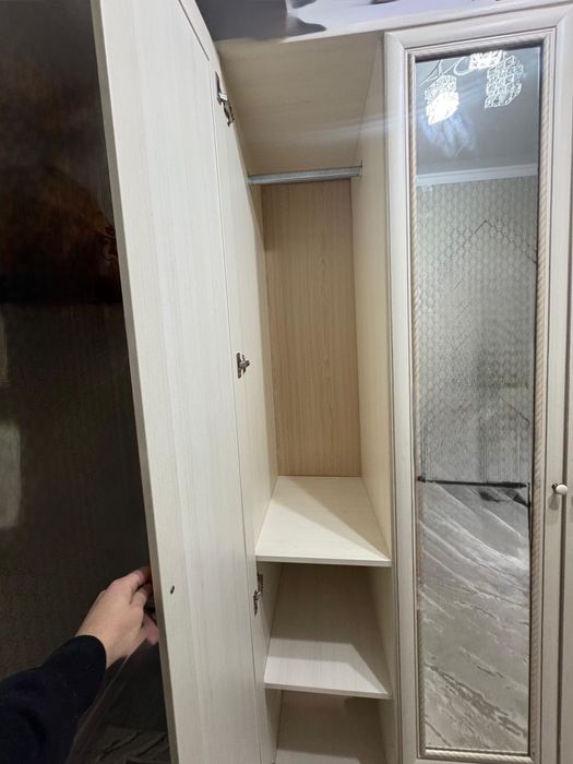 Киім салатын шкаф