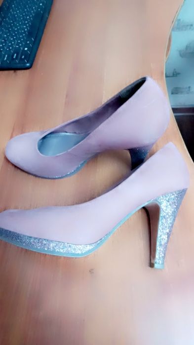 Продам туфли праздничные