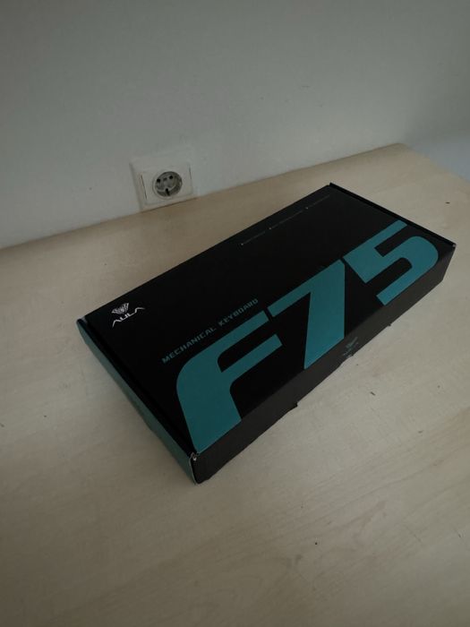 Клавиатура EPOMAKER x AULA F75 белый