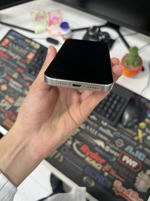 Iphone 15 pro 80% 256 gb