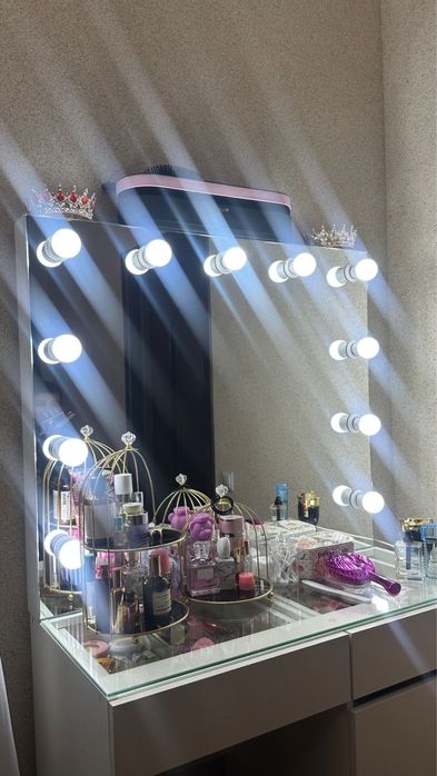 Столик визажиста