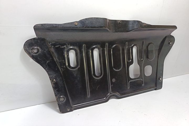 Scut motor 758901227R Dacia Duster prima generatie (facelift) seria