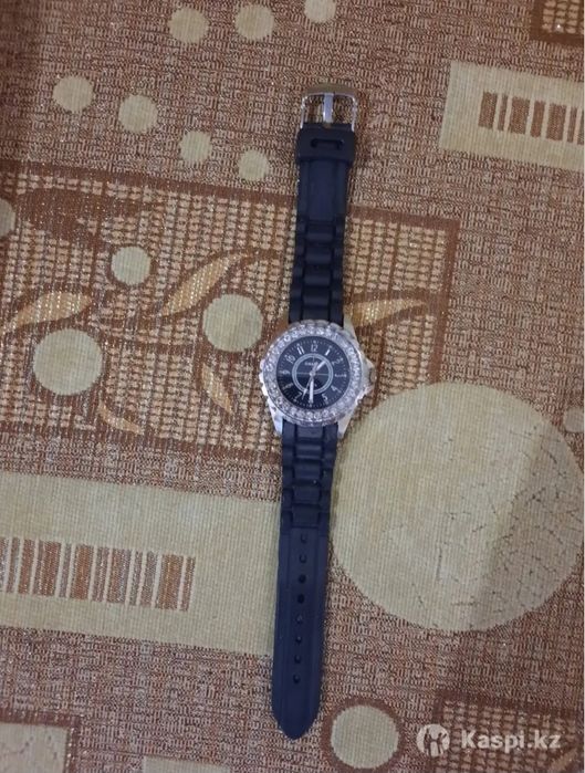 Продаются часы женские