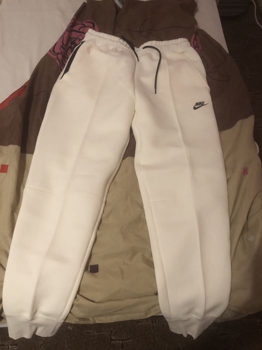 Nike ново оригинално долнище размер М