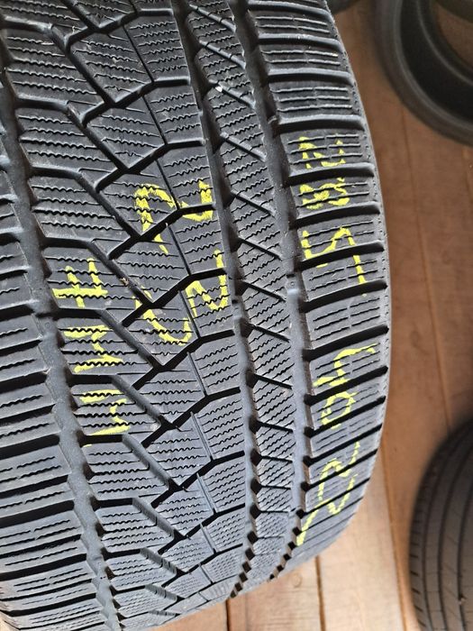 Anvelope desperecheate 285/40 R22 Continental si Pirelli
