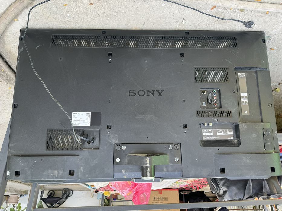 Продам телевизор Sony Bravia, диагональ 119см