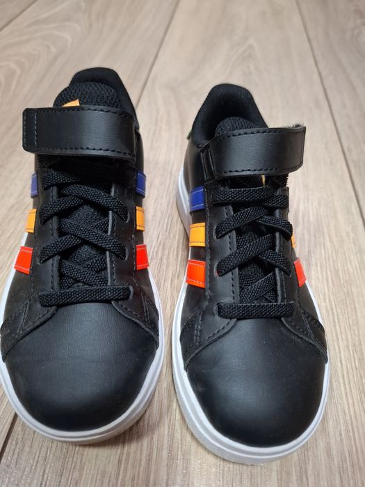 Маратонки Adidas за момче 29 номер