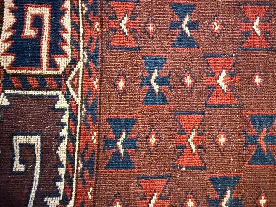Covor antic Yamoud din Turkmenistan, tesut manual