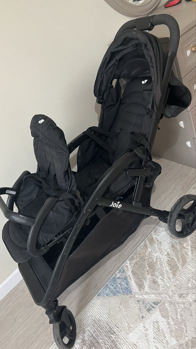 Егыздер коляскасы б/у 35мын