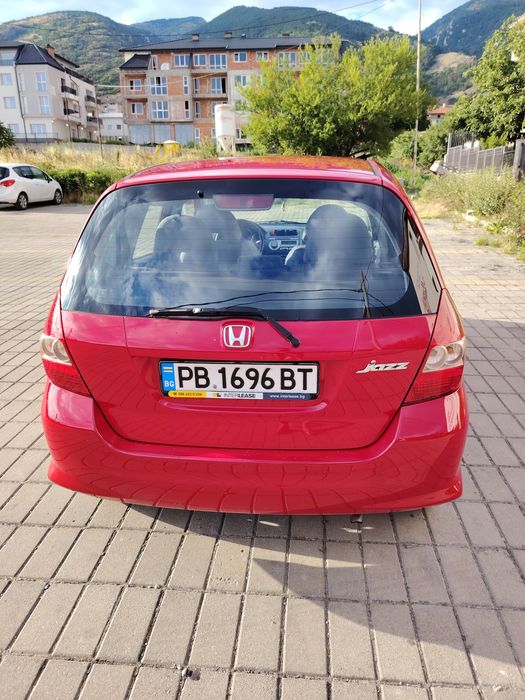 Продавам Хонда джаз