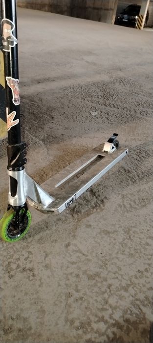 Продаю трюковой самокат.