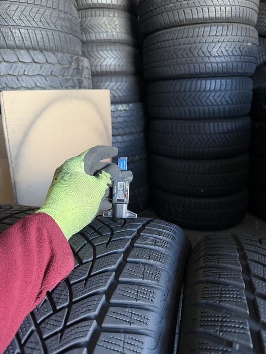 4 anvelope iarna 215/55/17 Goodyear 7-7.3 mm!