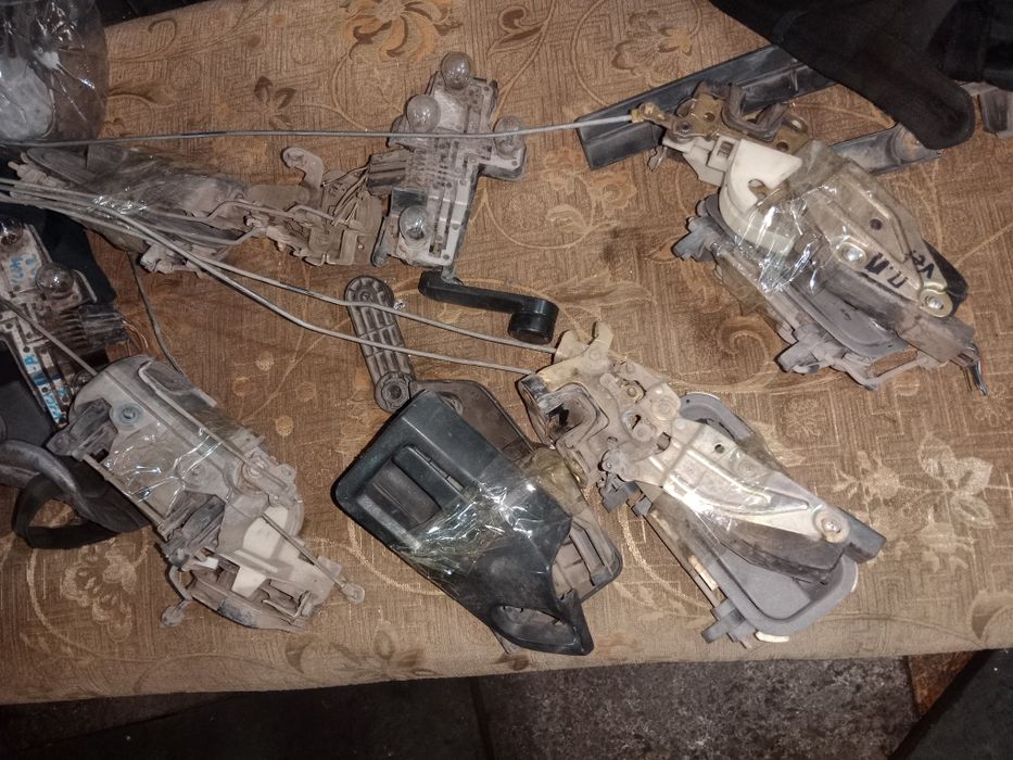 Замок двери Опель вектра а