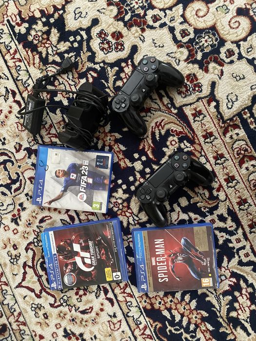 Playstation 4 128 gb оригинал торг есть