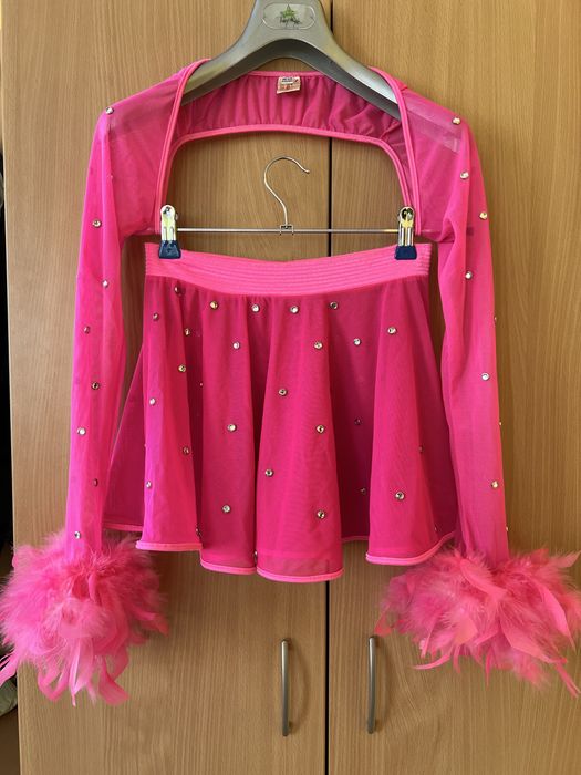 Costum pentru scena cu pene