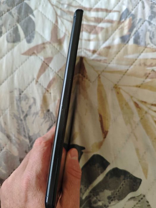 Лот от 2 таблета за ползване, ремонт или части