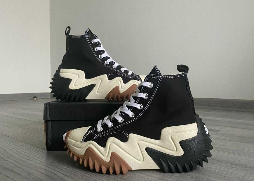 Converse run star motion