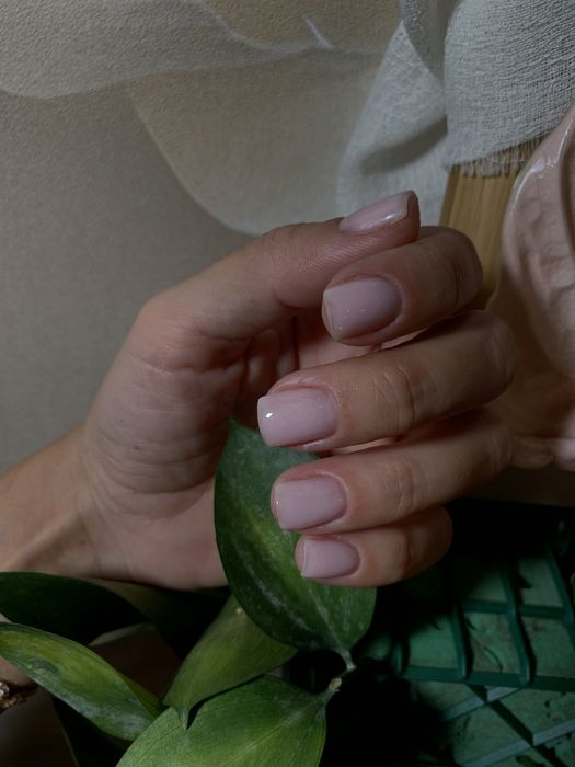 Caut modele pentru manichiură cu plata consumabilelor