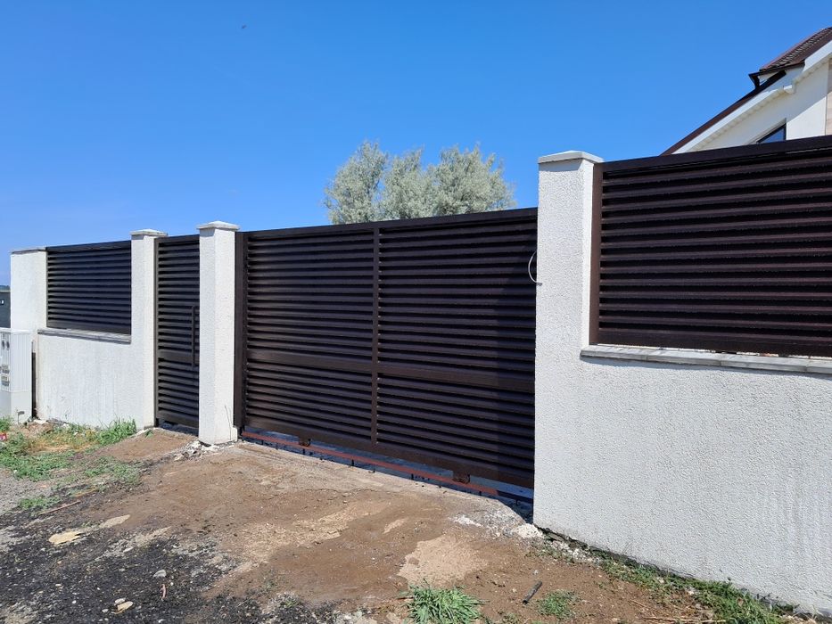 Model JALUZEA porți și garduri