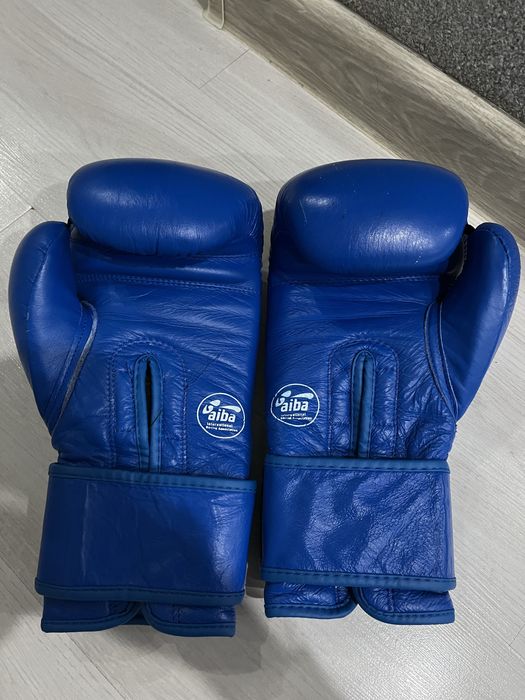 Продаю перчатки adidas IBA