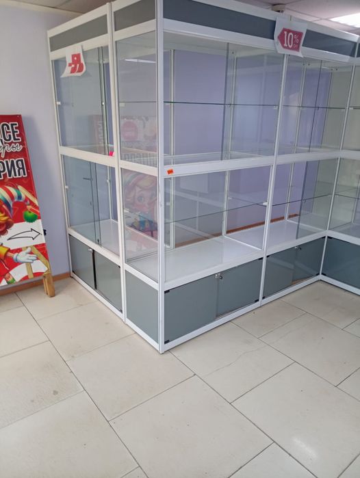 Продам ветрины  стекло