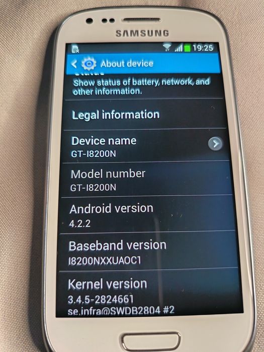 Vând Samsung Galaxy S3 mini value edition