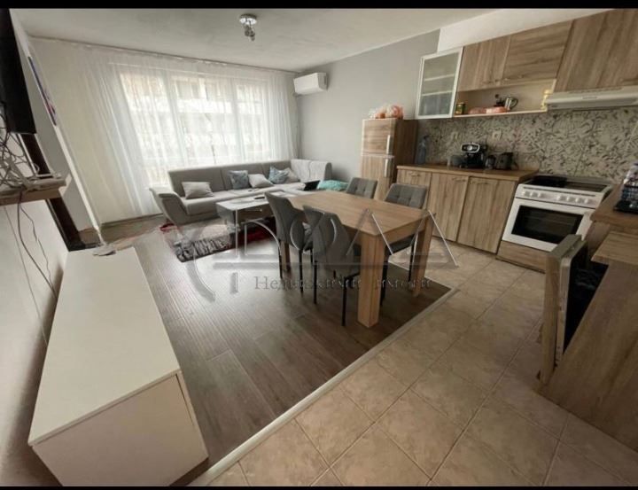 Продава се Тристаен апартамент в София, Банишора - 82 кв.м за 2549 €/кв.м - Снимка #1