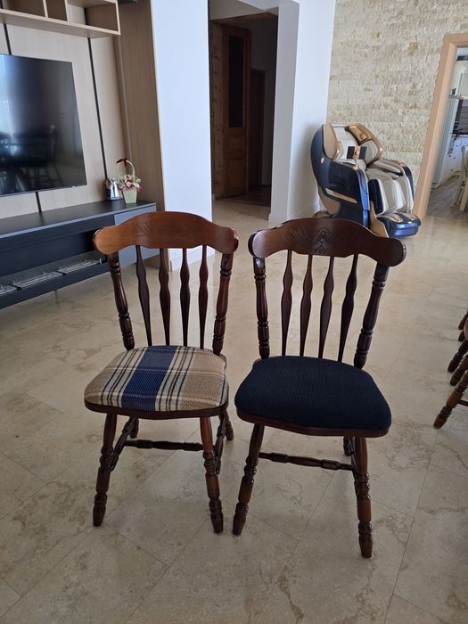 12 scaune din lemn masiv, stil clasic – 6+6 cu tapițerii diferite