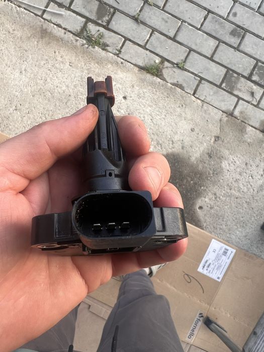 Senzor nivel ulei f30