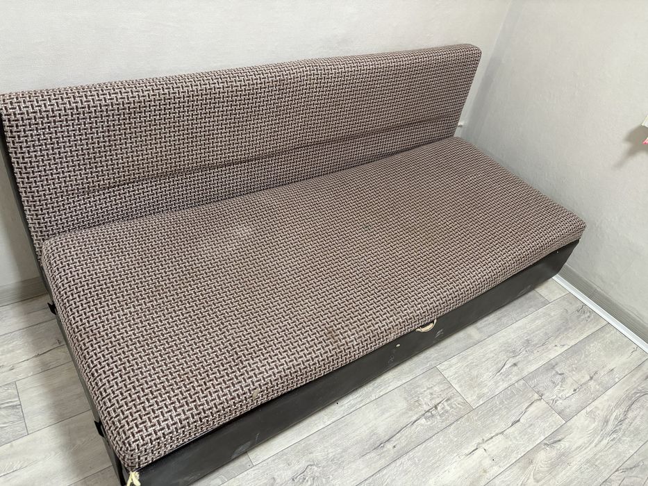 Отдам диван самовывоз