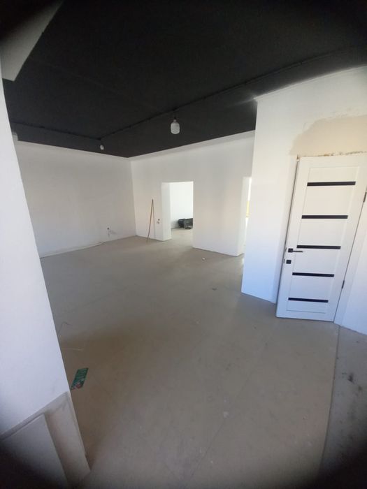 Продам 3 комн.квартиру 210 кв