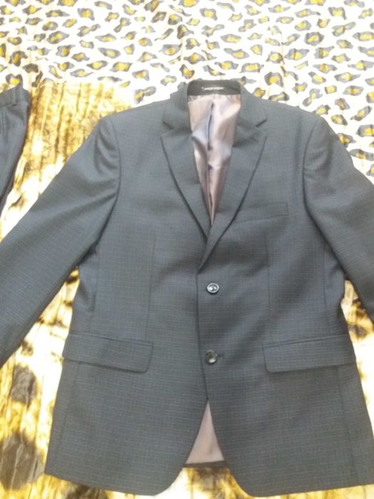 Продам классический костюм