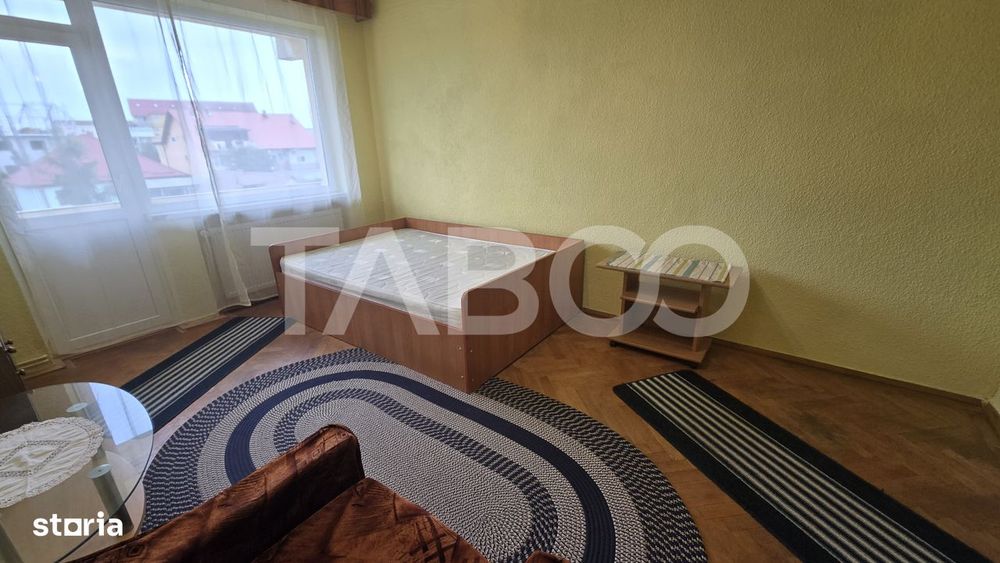 Apartament de vanzare 2 camere decomandate etaj intermediar Strand