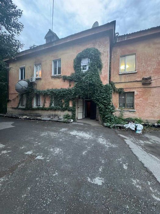 Продается 3- комн квартира