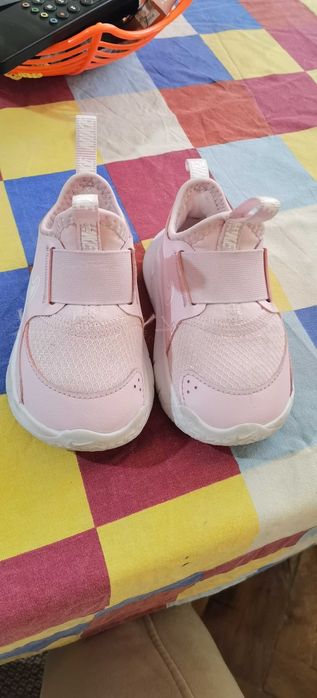 Бебешки маратонки в много добро състояние