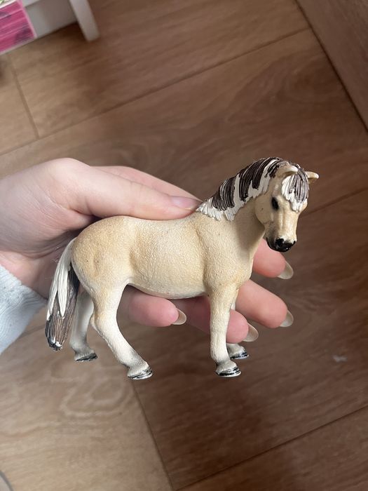 Фигурки  на коне Schleich колекционерски