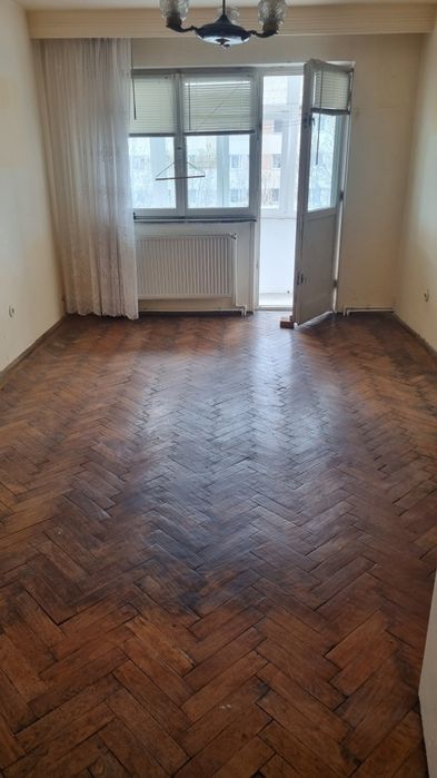 Vindem 2 camere Maratei etaj 3