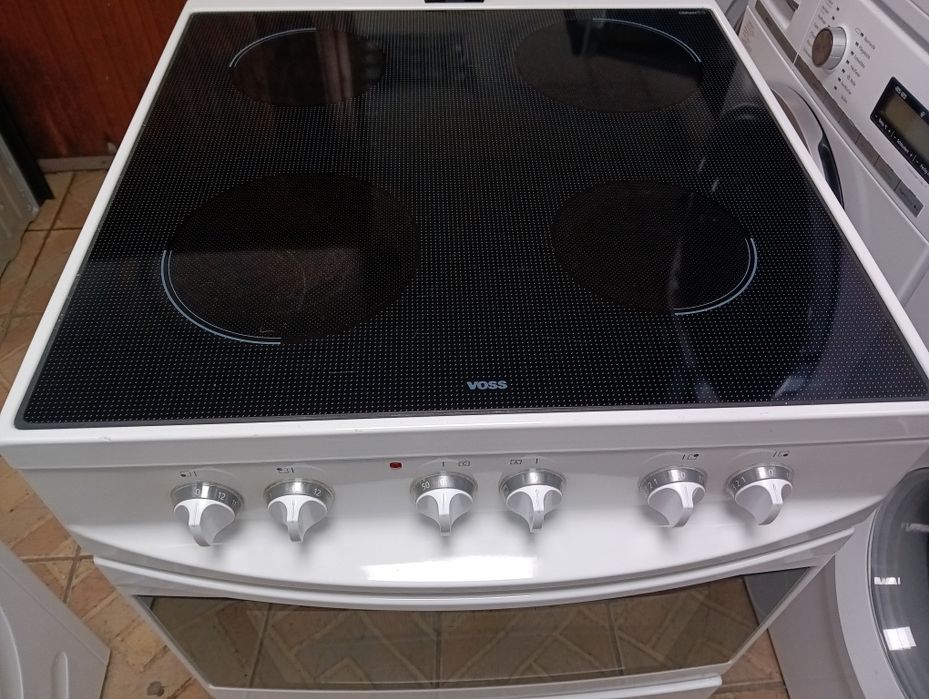 Свободно стояща печка с керамичен плот VOSS  2 години Гаранция!