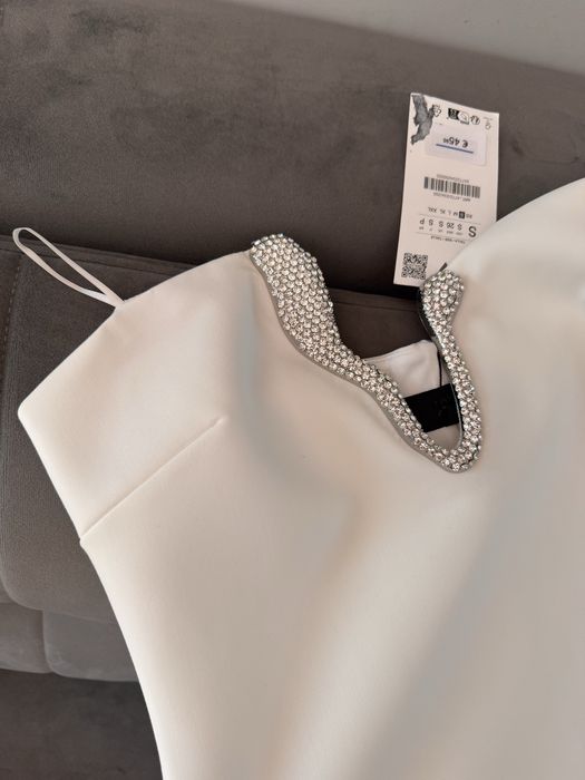 Нова бяла рокля Зара