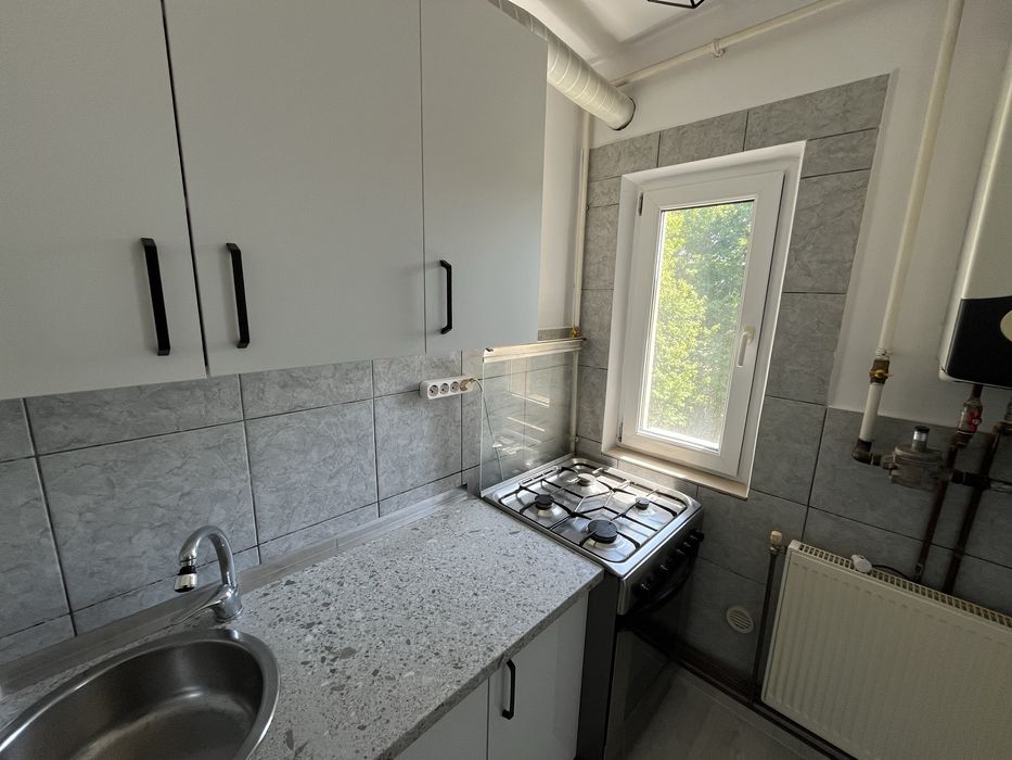 Garsoniera zona linistita etaj 1